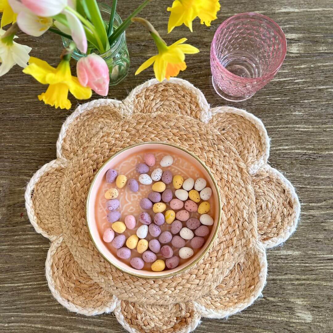 White Scallop Placemat